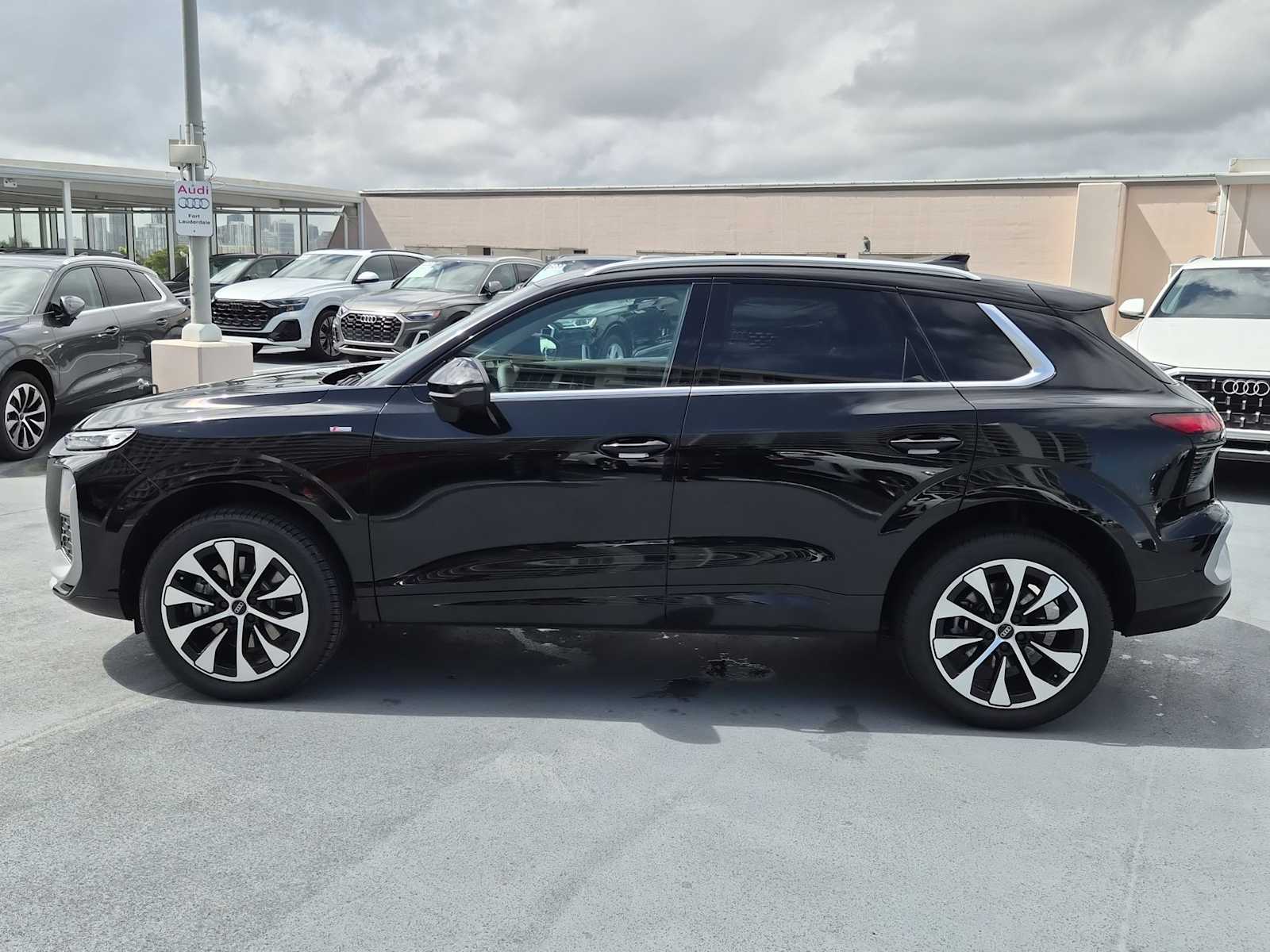 Thumbnail: 2026 Audi Q3 - 3