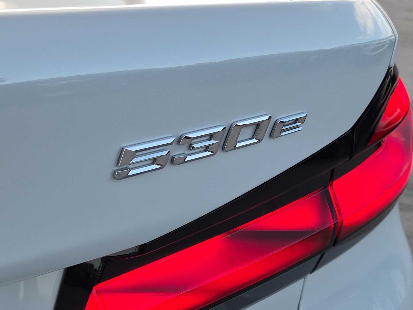 Thumbnail: 2021 BMW 5 Series - 11