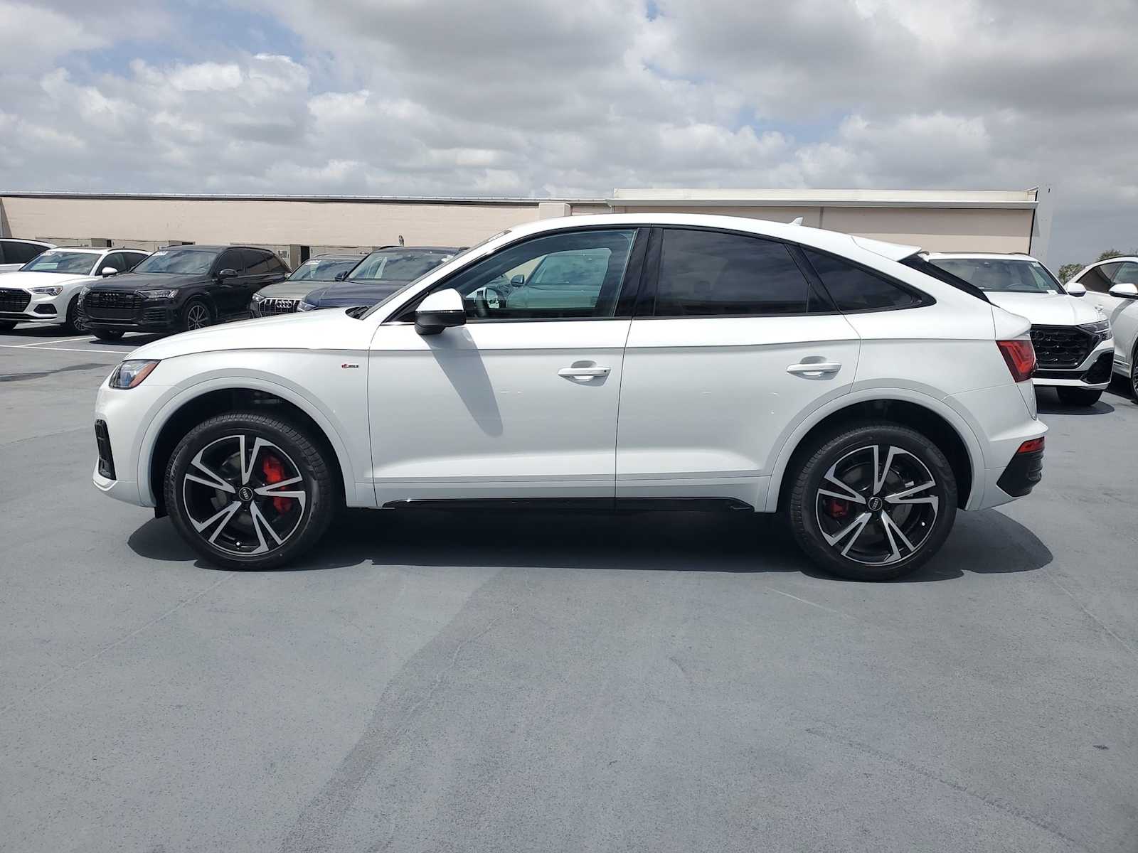 2025 Audi Q5 Sportback 45 S line Premium Plus photo 3