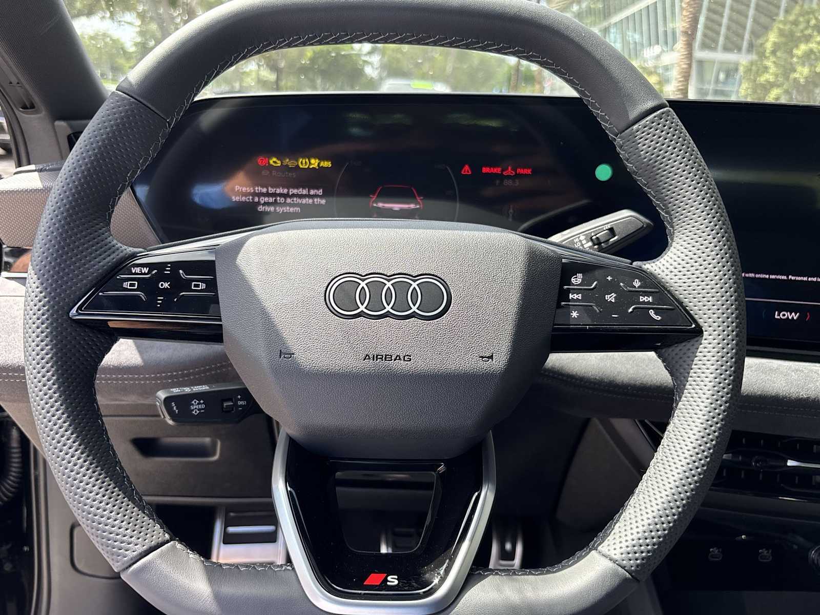Thumbnail: 2025 Audi e-tron S - 29