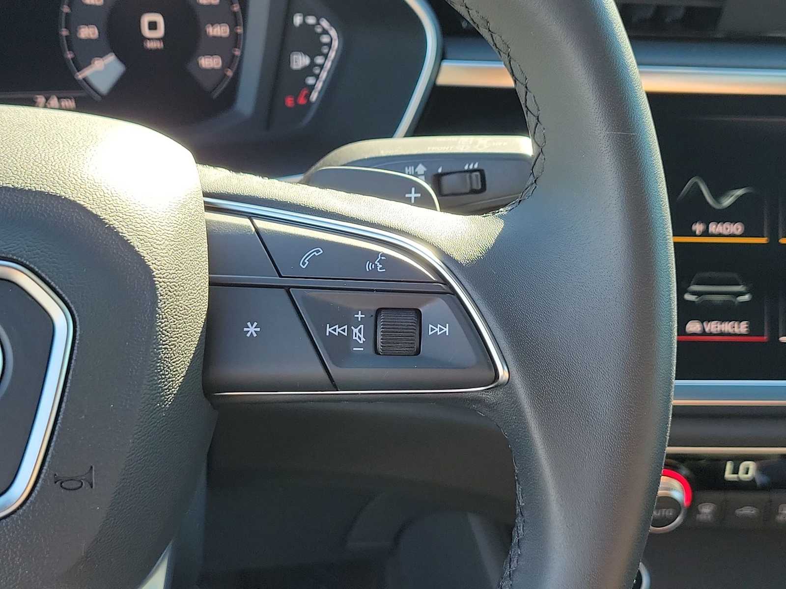 Thumbnail: 2025 Audi Q3 - 22