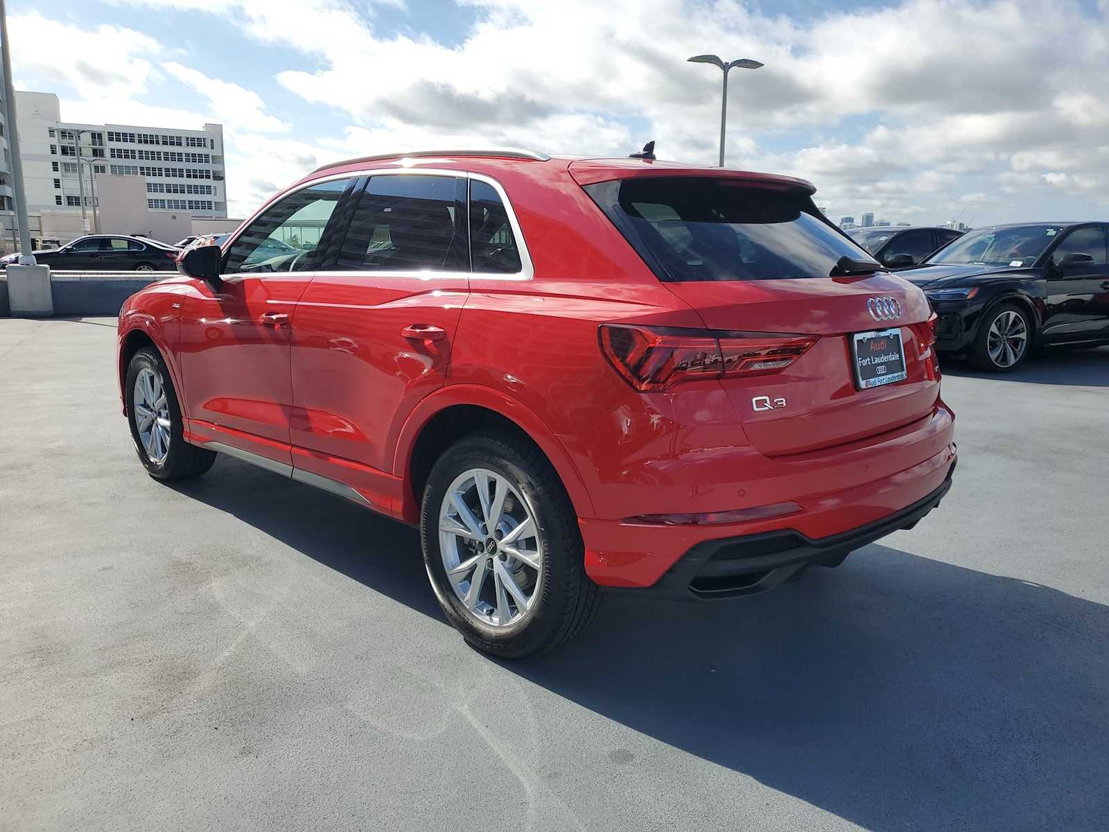 Thumbnail: 2025 Audi Q3 - 4