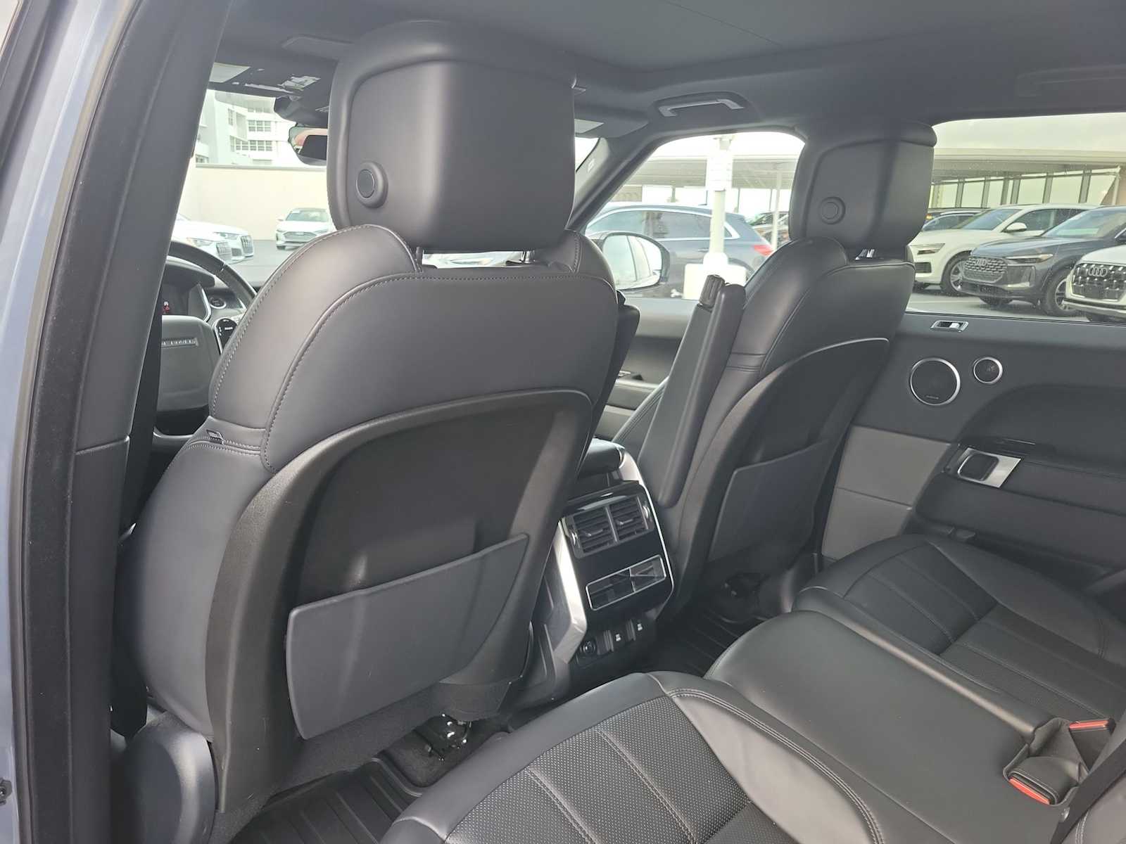 Thumbnail: 2020 Land Rover Range Rover Sport - 17