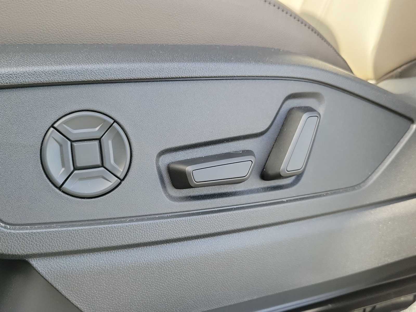 Thumbnail: 2026 Audi Q5 - 16