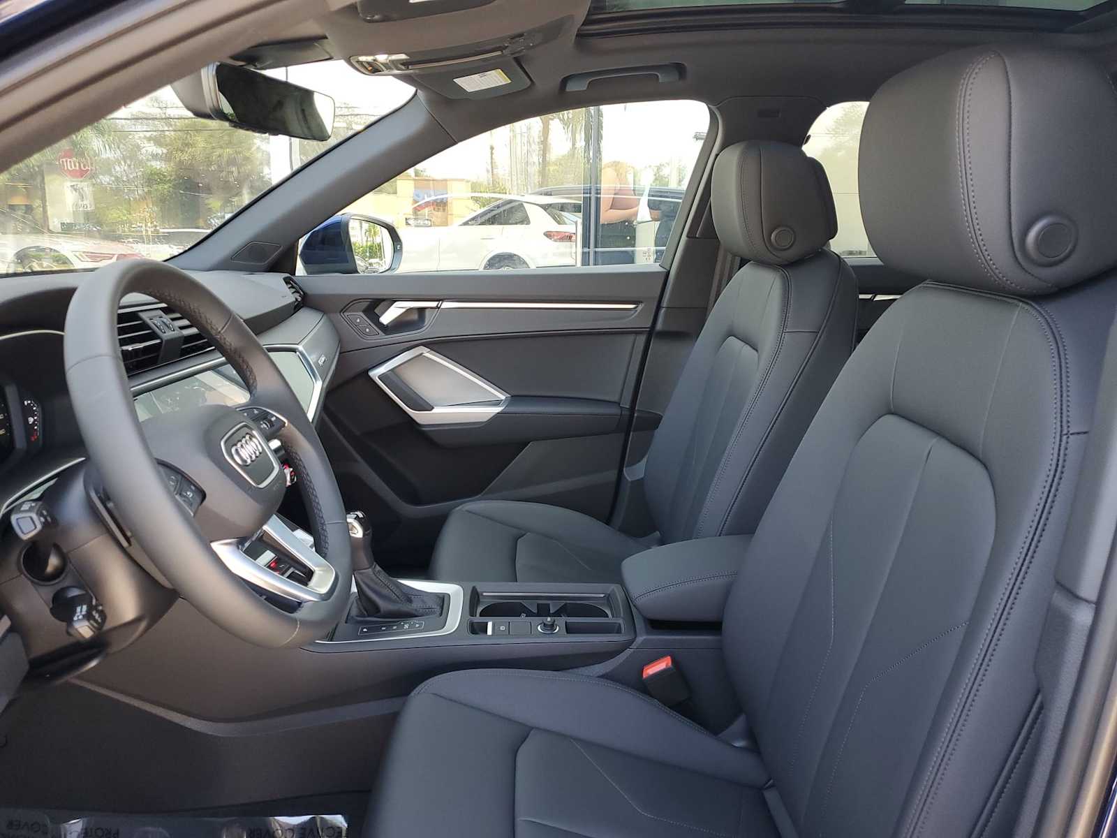 Thumbnail: 2025 Audi Q3 - 12