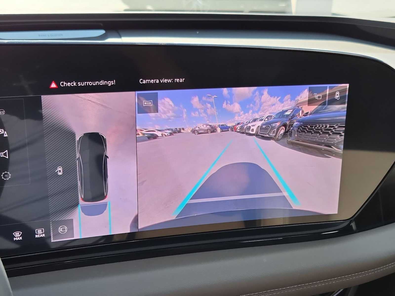 Thumbnail: 2025 Audi e-tron S - 24