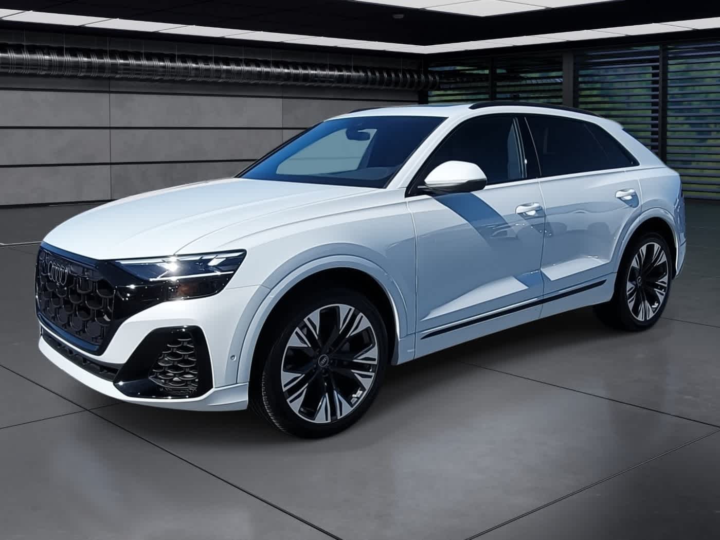 Thumbnail: 2025 Audi Q8 - 1