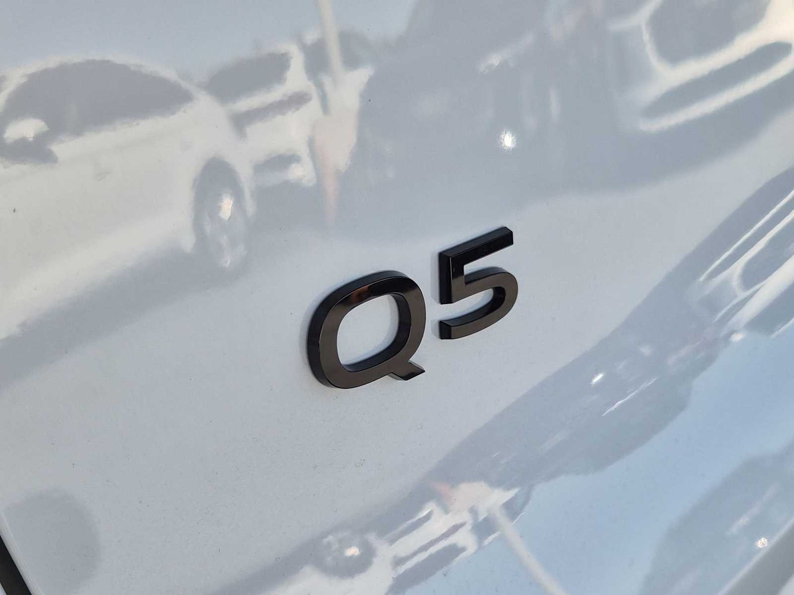 Thumbnail: 2025 Audi Q5 - 10