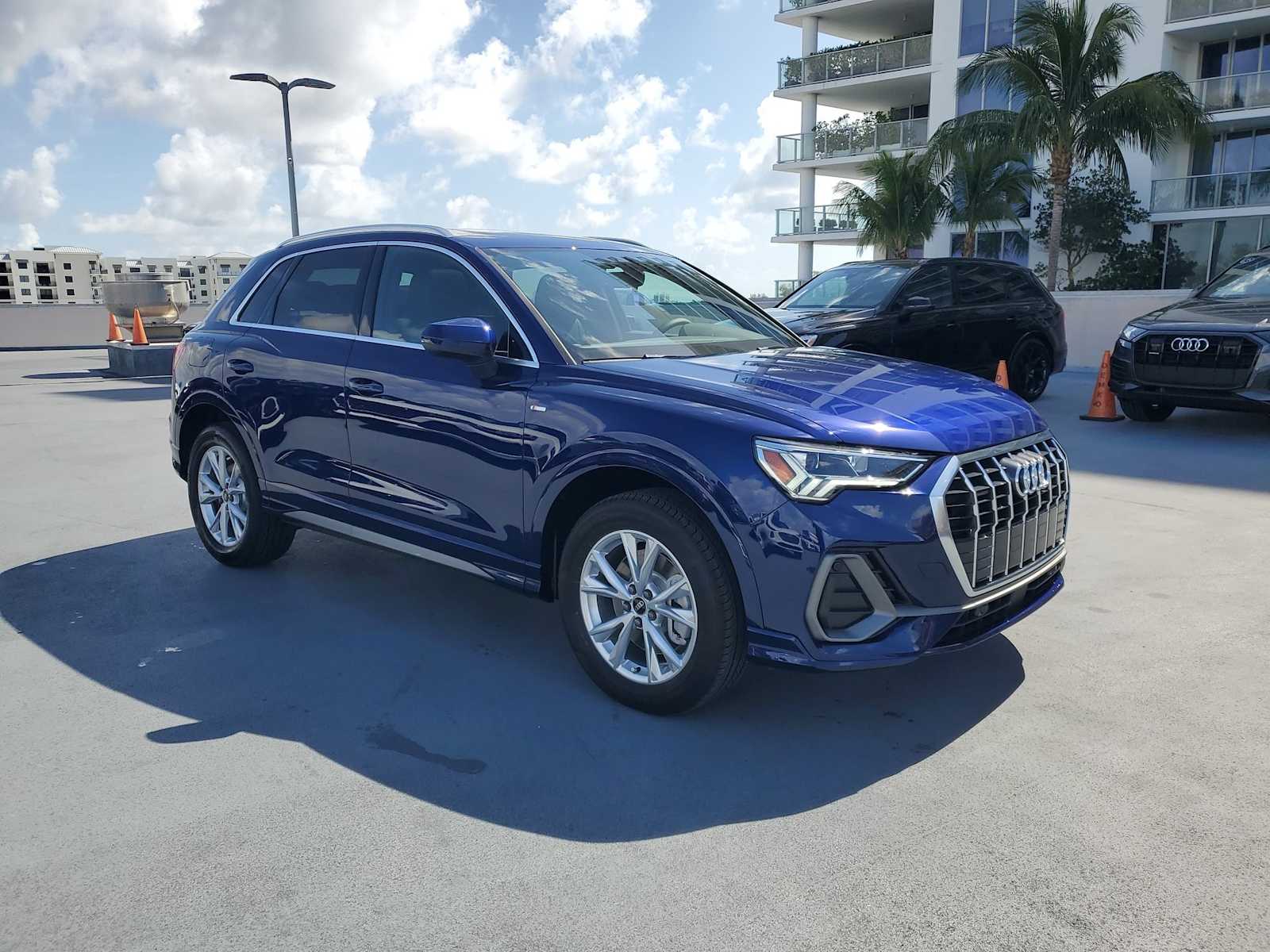 Thumbnail: 2025 Audi Q3 - 8