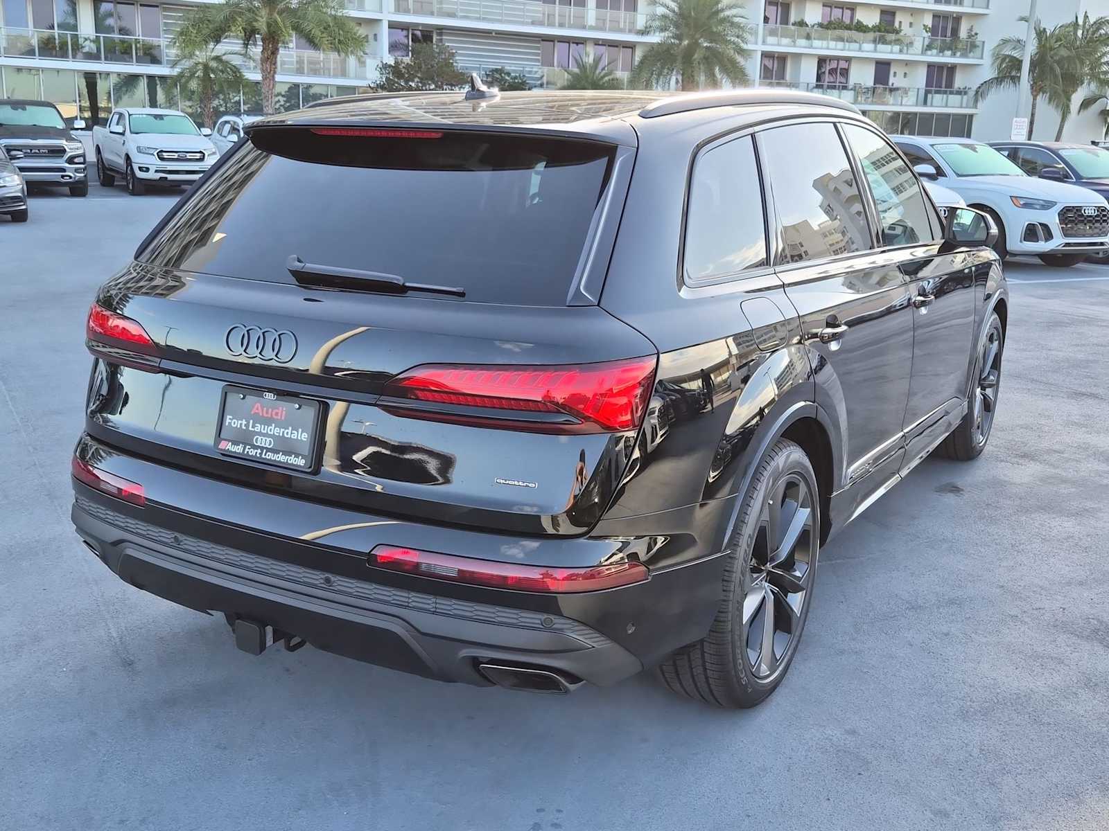 Thumbnail: 2026 Audi Q7 - 6