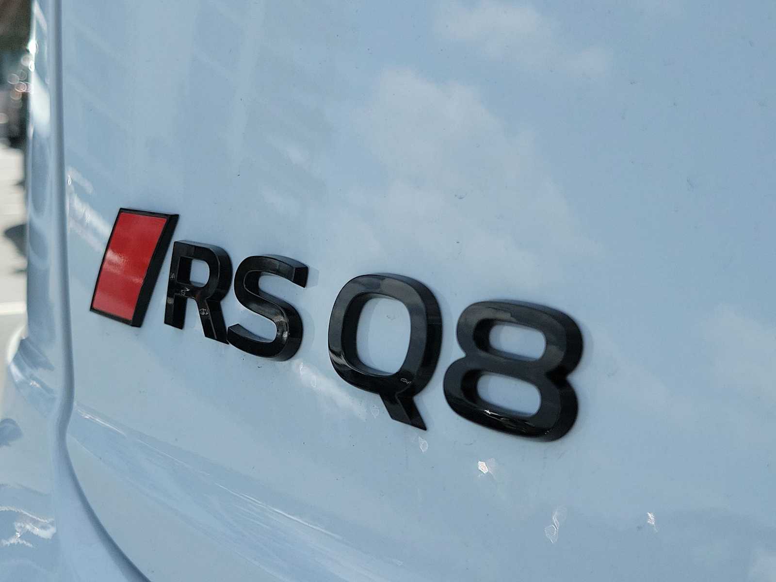 Thumbnail: 2026 Audi RS Q8 - 12