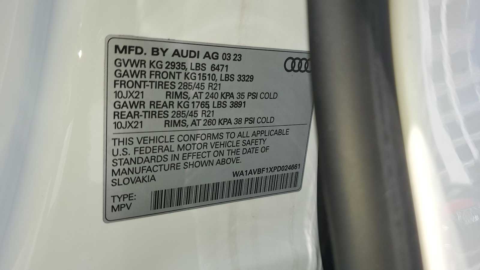 Thumbnail: 2023 Audi Q8 - 36