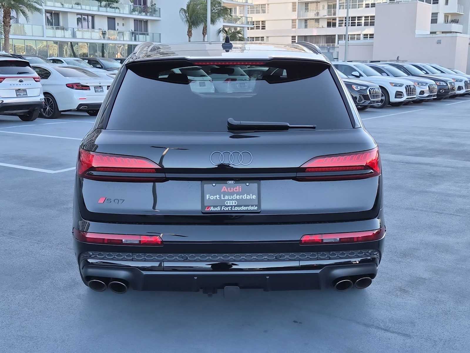 Thumbnail: 2026 Audi SQ7 - 5