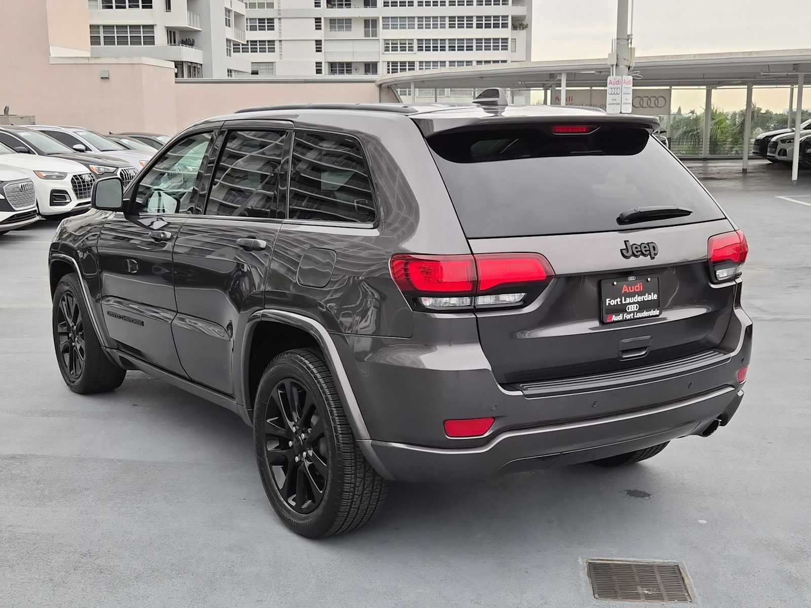 Thumbnail: 2019 Jeep Grand Cherokee - 4