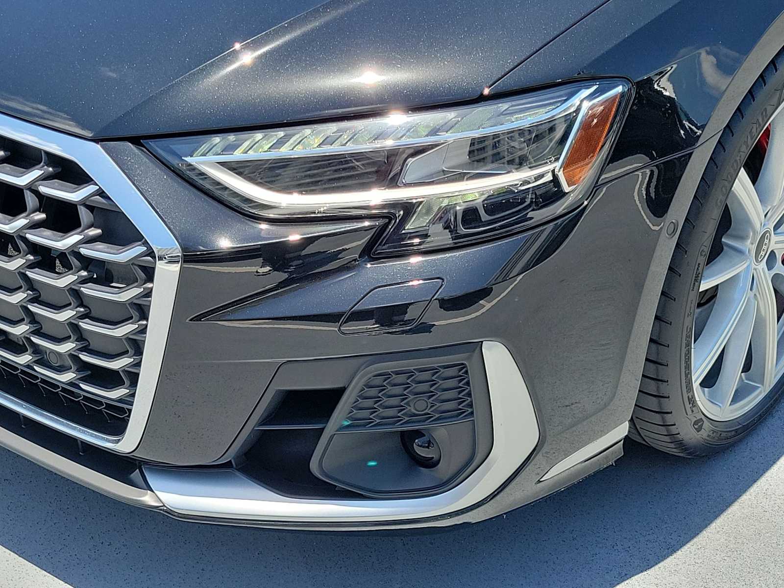 Thumbnail: 2023 Audi S8 - 10