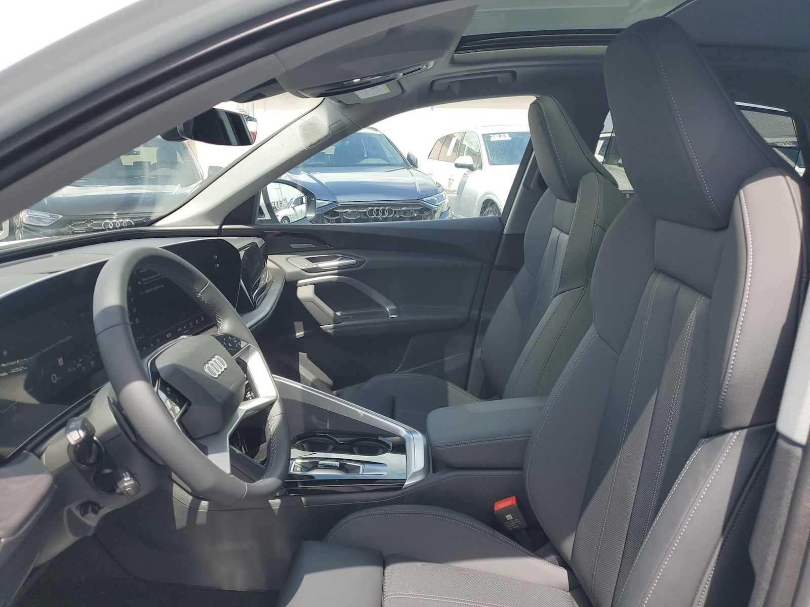 Thumbnail: 2025 Audi Q5 - 12