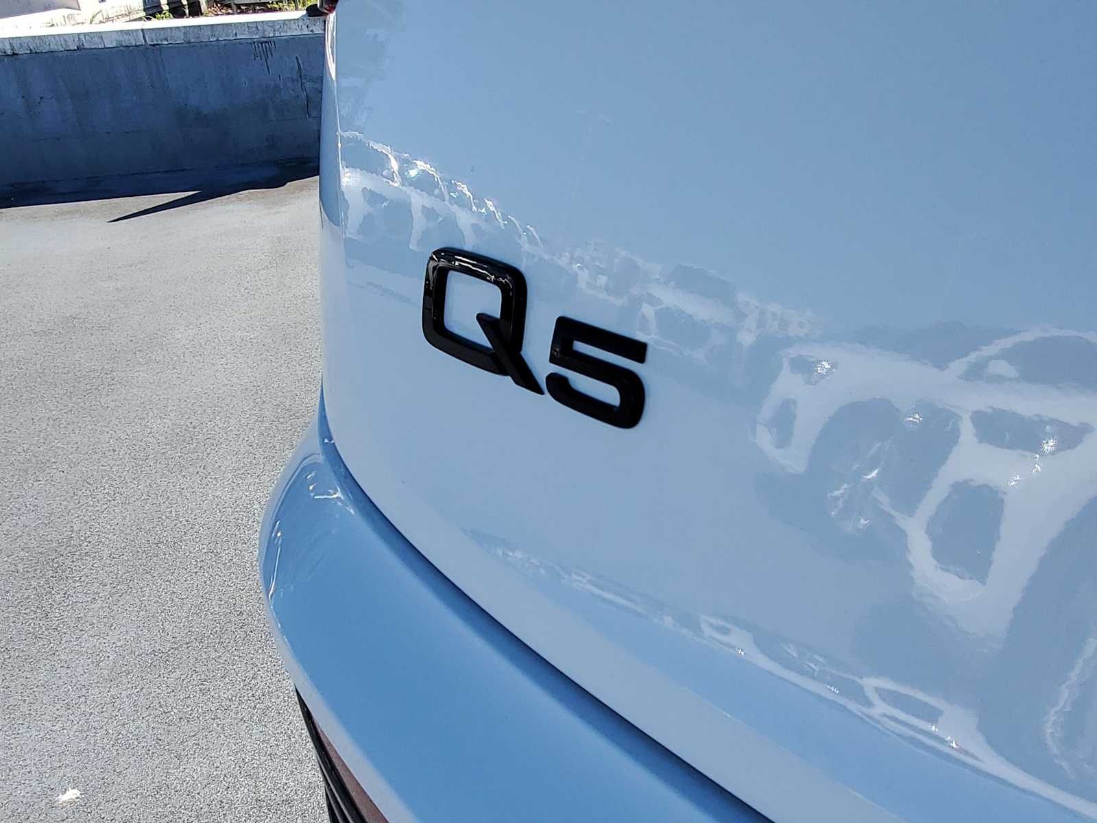 Thumbnail: 2024 Audi Q5 - 11