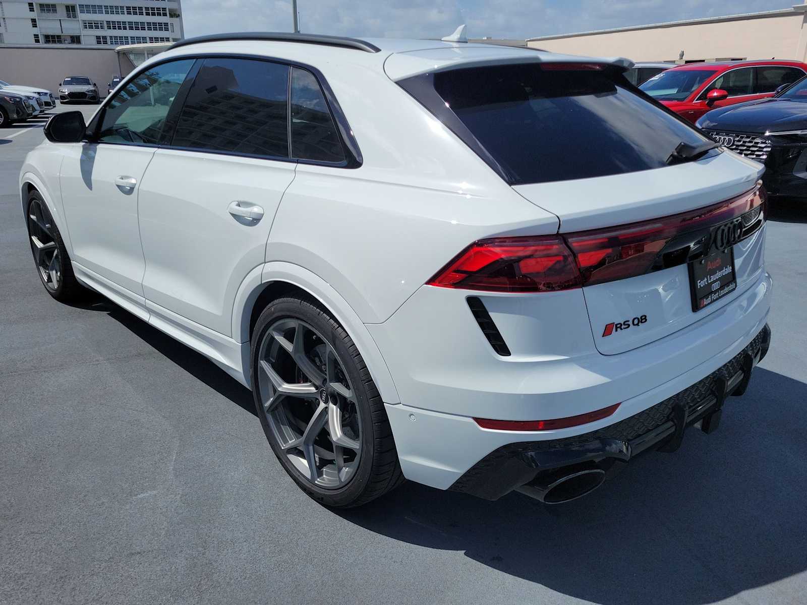 Thumbnail: 2026 Audi RS Q8 - 4