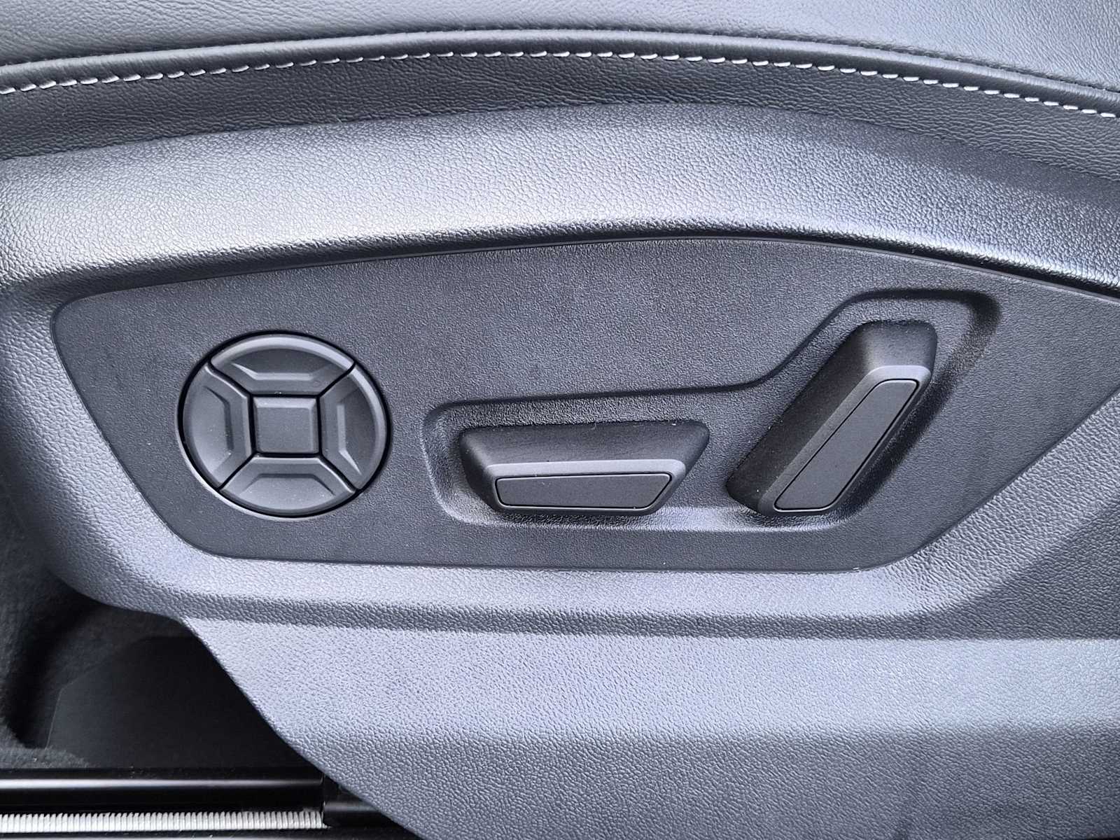 Thumbnail: 2025 Audi Q7 - 16