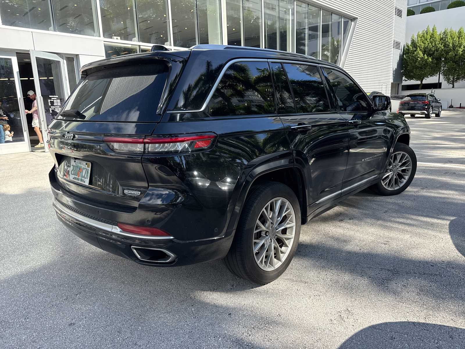 Thumbnail: 2022 Jeep Grand Cherokee - 4