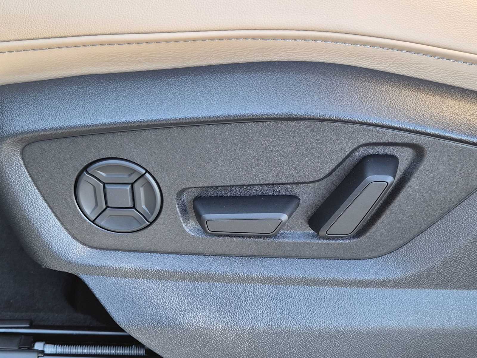 Thumbnail: 2026 Audi Q7 - 16