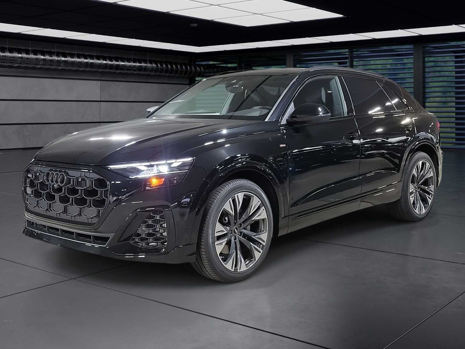 Thumbnail: 2026 Audi Q8 - 1