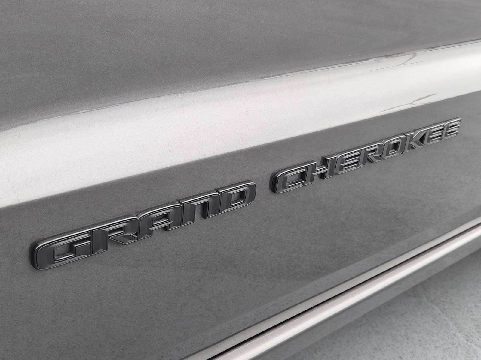 Thumbnail: 2019 Jeep Grand Cherokee - 11