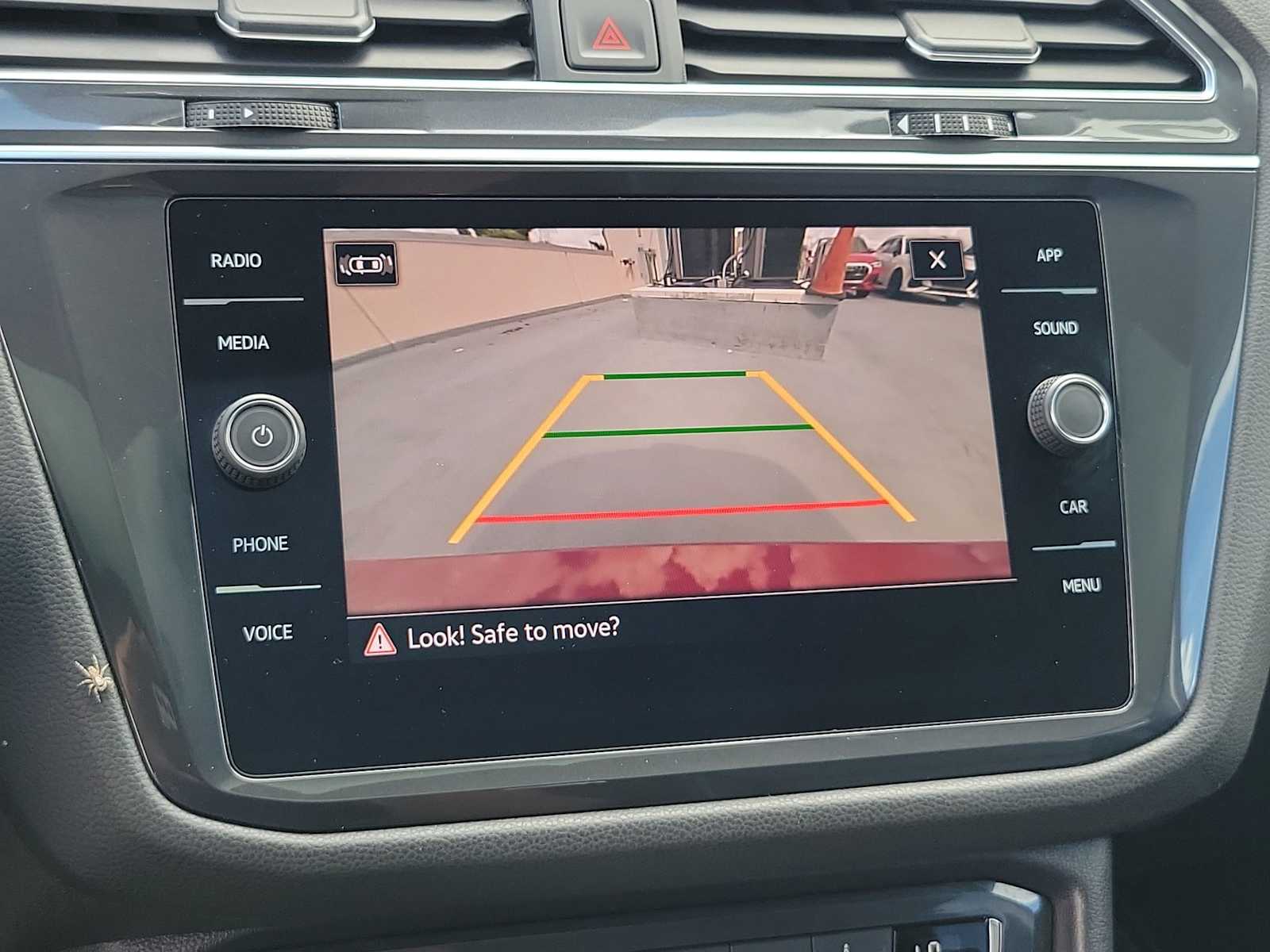 Thumbnail: 2021 Volkswagen Tiguan - 24