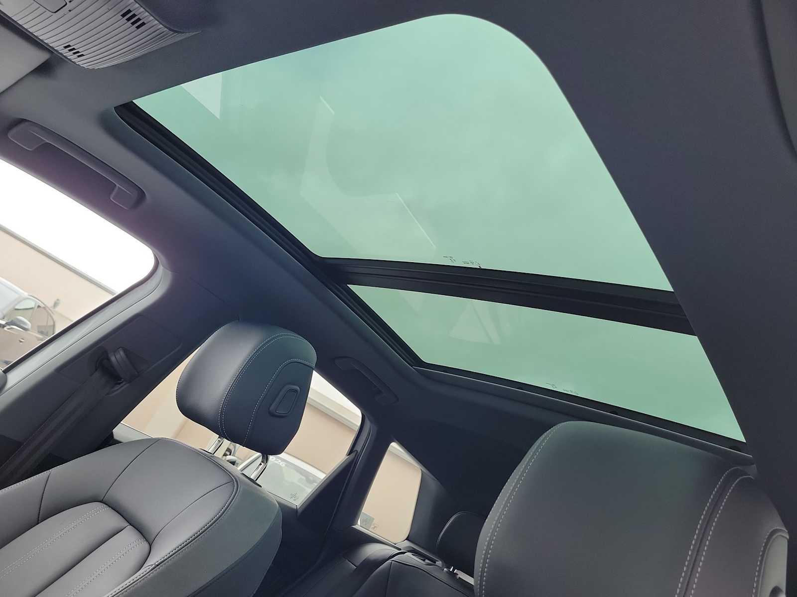 Thumbnail: 2023 Audi Q4 e-tron - 18