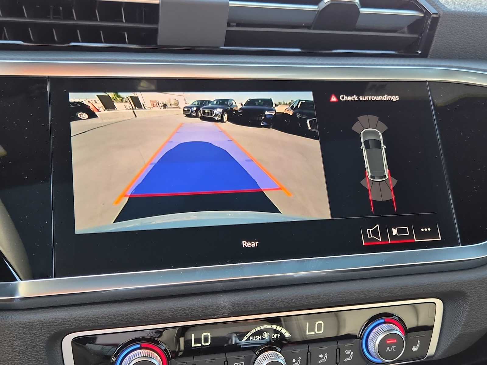 Thumbnail: 2025 Audi Q3 - 24