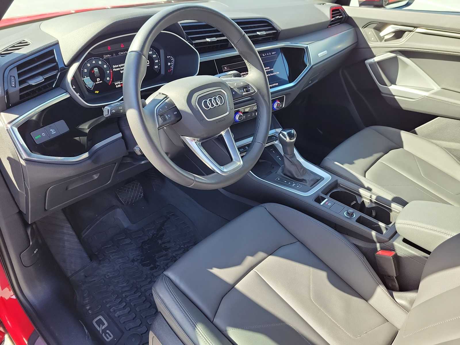 Thumbnail: 2025 Audi Q3 - 2