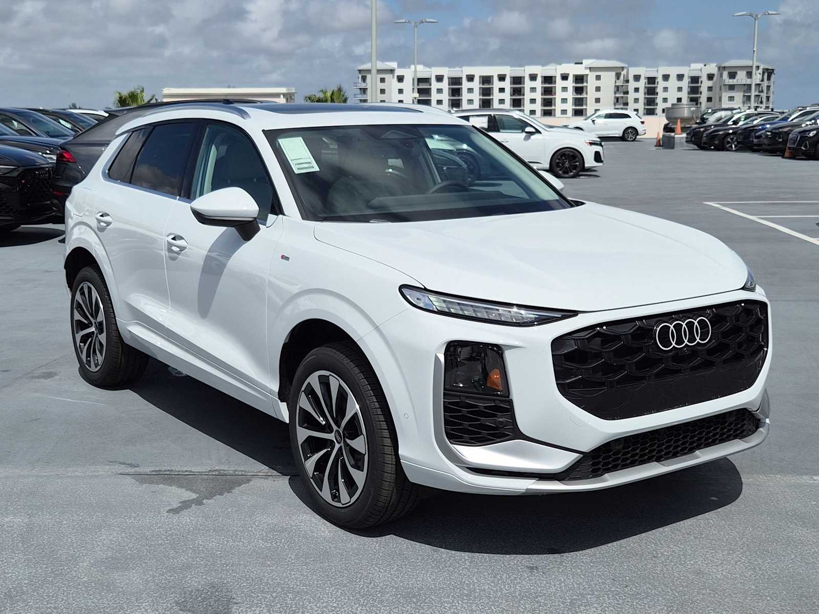 Thumbnail: 2026 Audi Q3 - 8