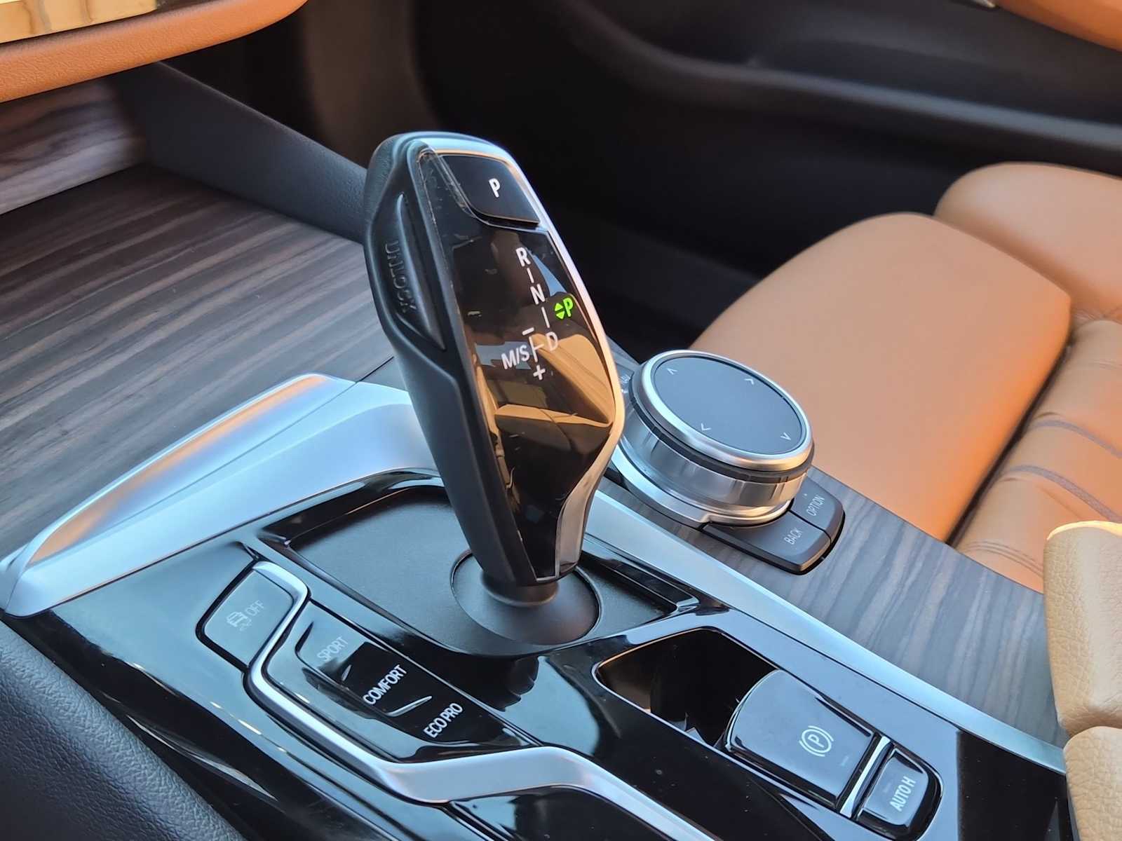 Thumbnail: 2023 BMW 5 Series - 25