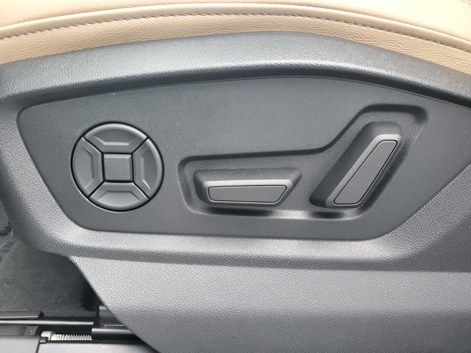 Thumbnail: 2025 Audi Q7 - 13
