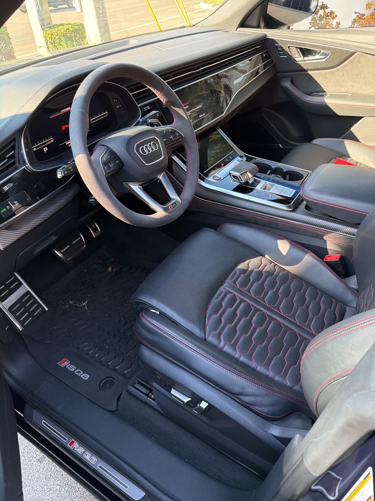 Thumbnail: 2022 Audi RS Q8 - 5