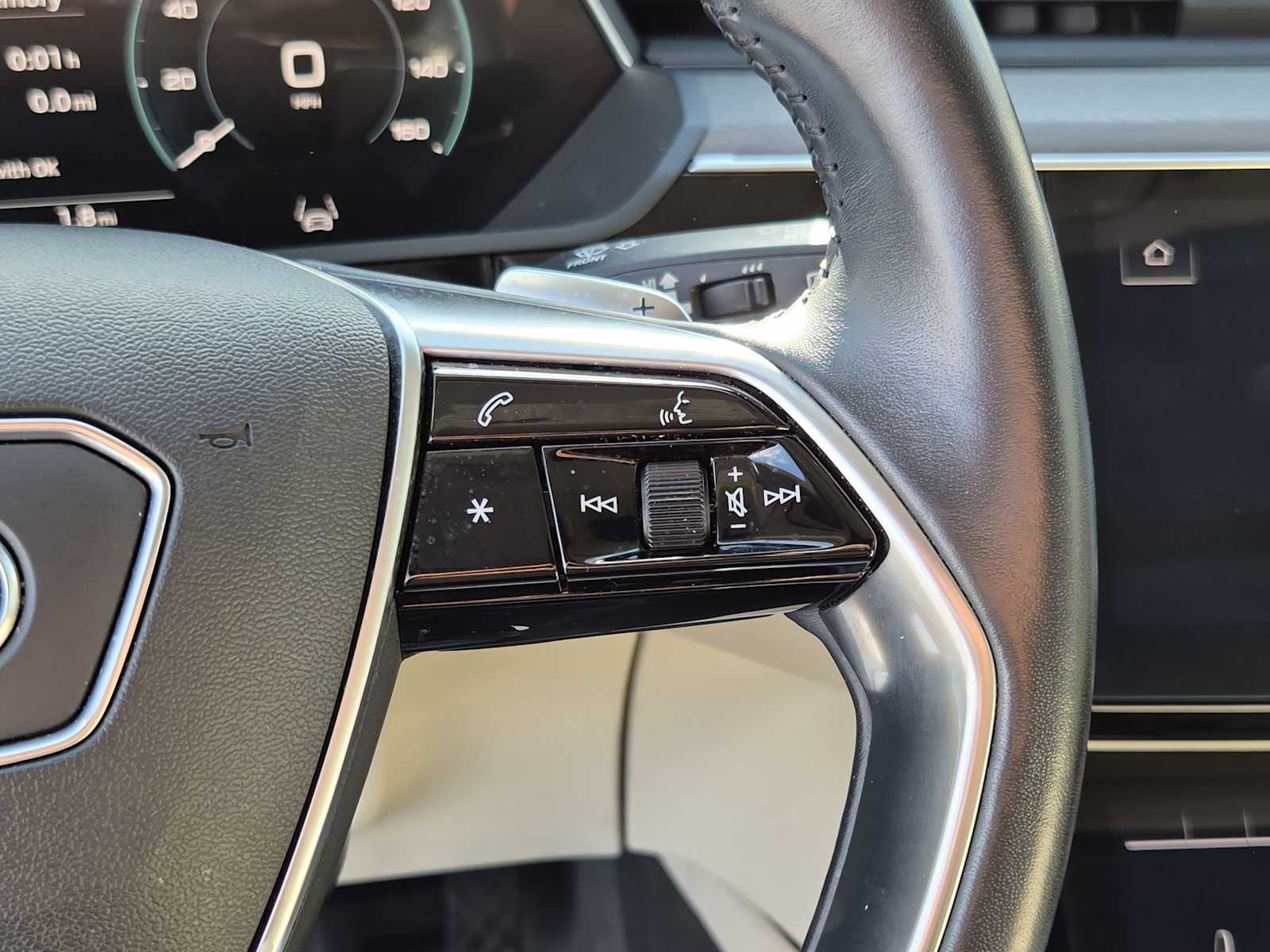 Thumbnail: 2021 Audi e-tron - 22