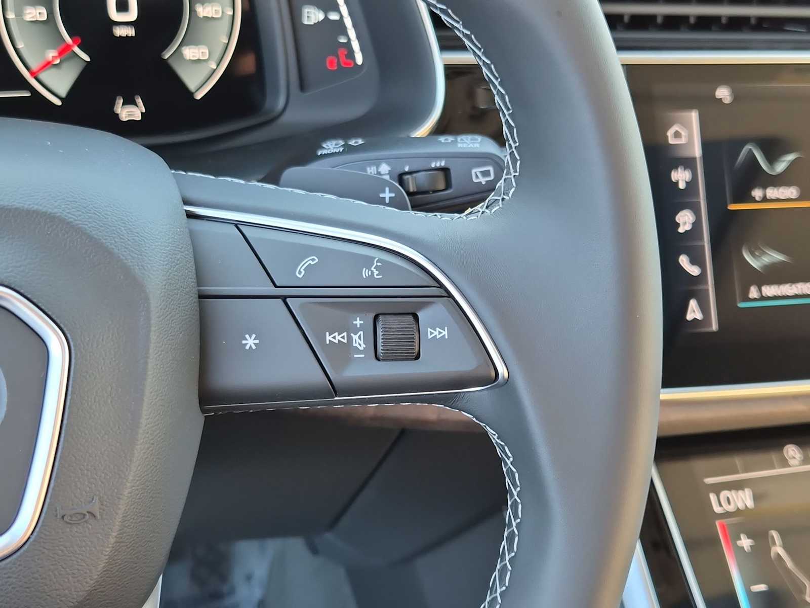 Thumbnail: 2026 Audi Q7 - 22