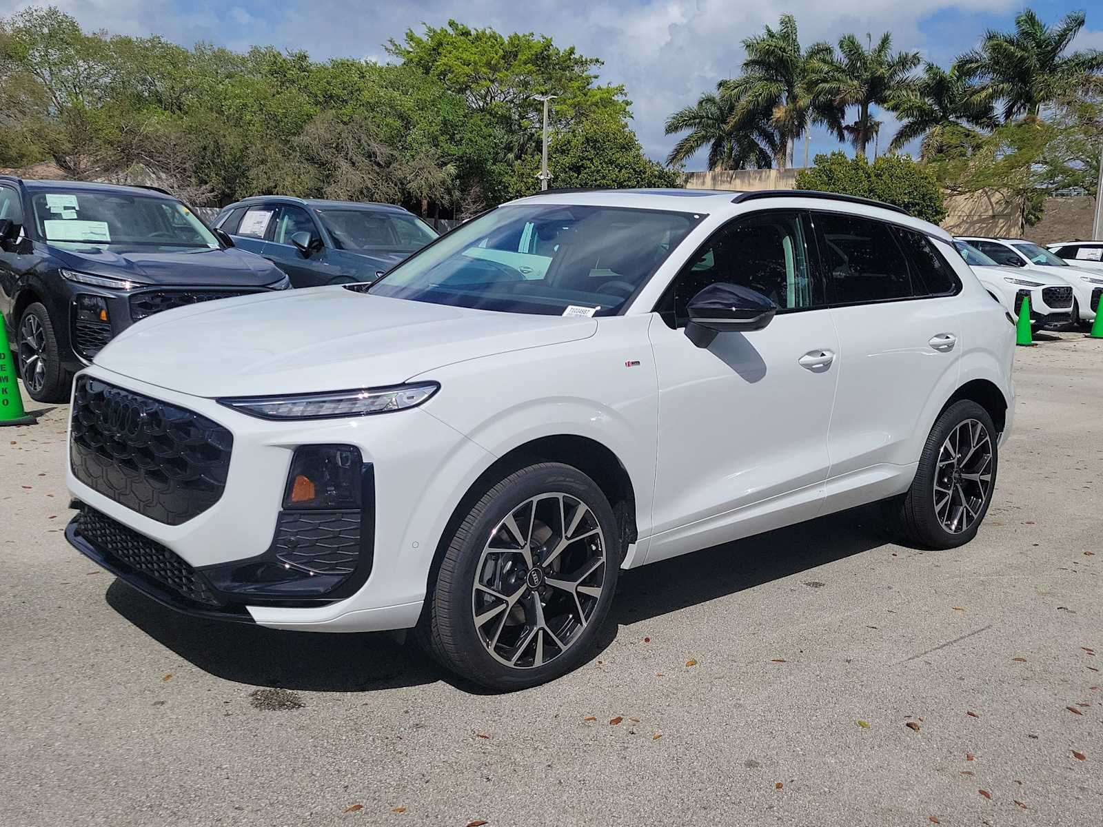 Thumbnail: 2026 Audi Q3 - 4