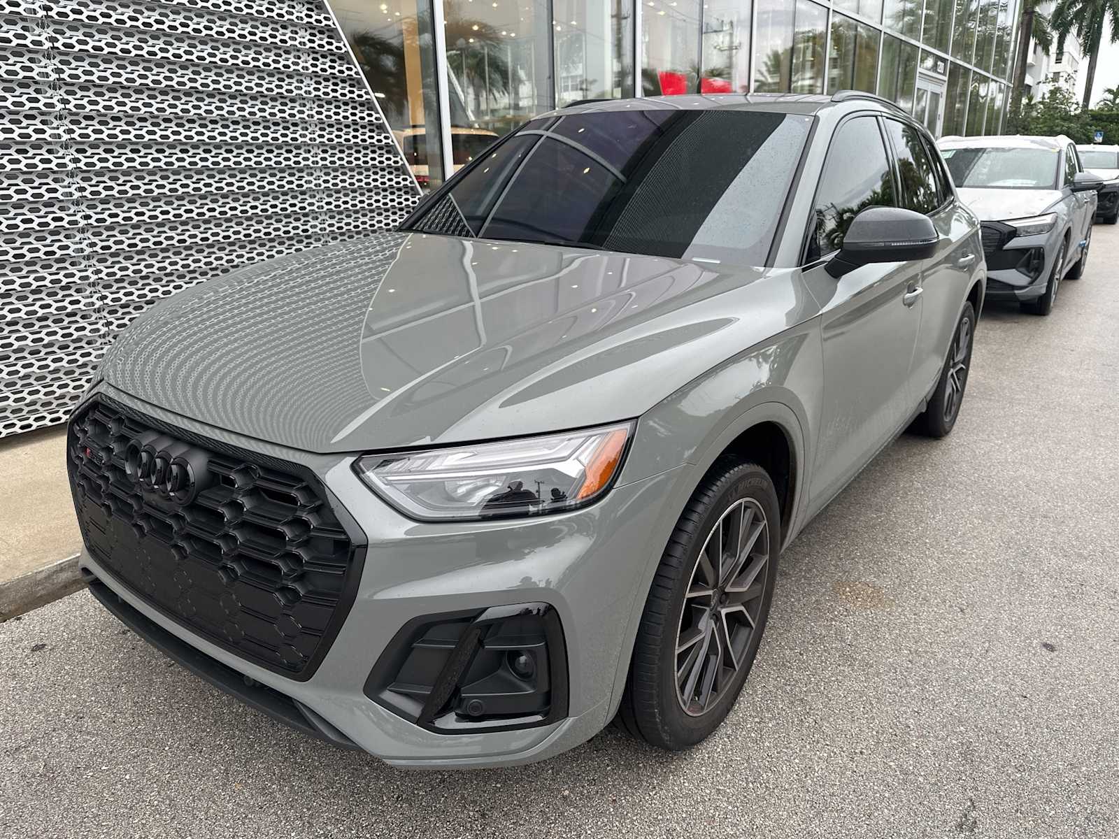 Thumbnail: 2022 Audi SQ5 - 3