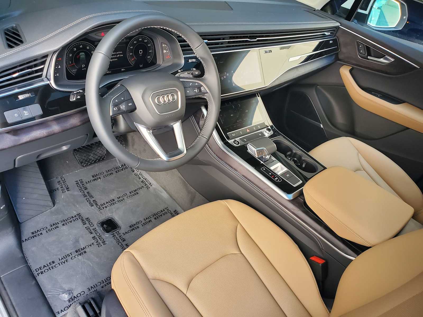 2025 Audi Q7 55 Premium Plus photo 2