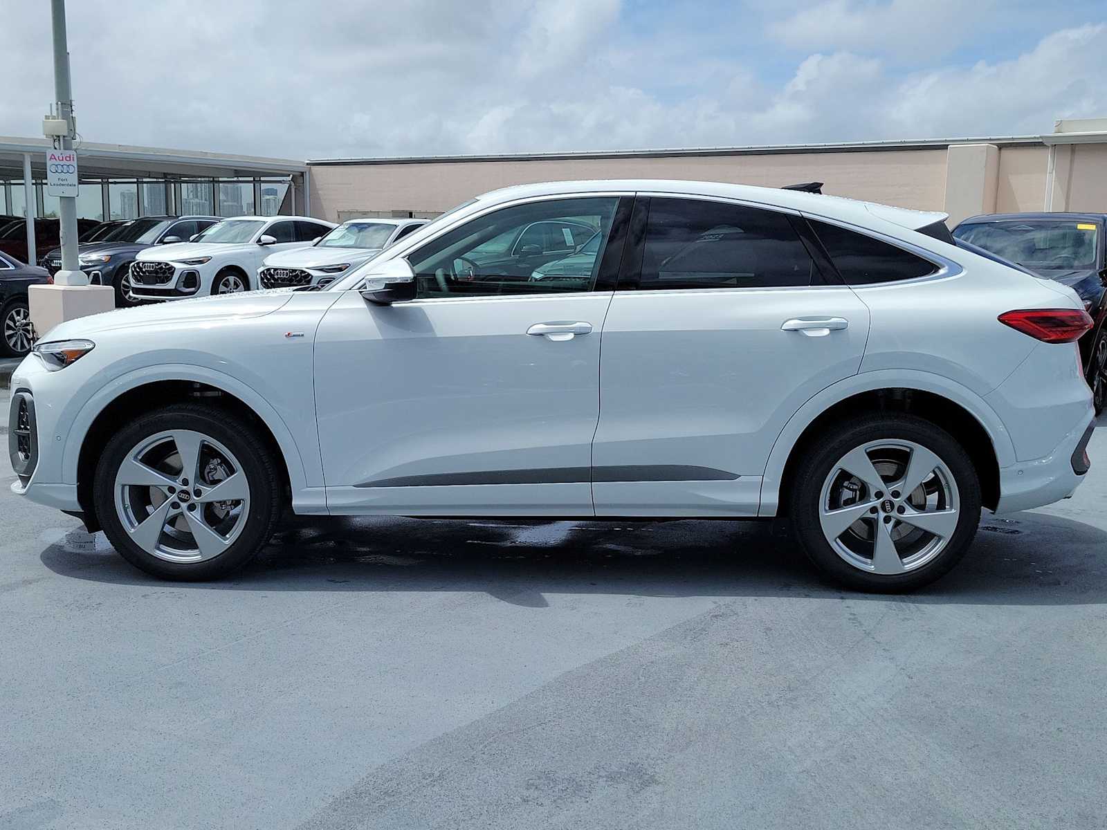 Thumbnail: 2026 Audi Q5 - 3