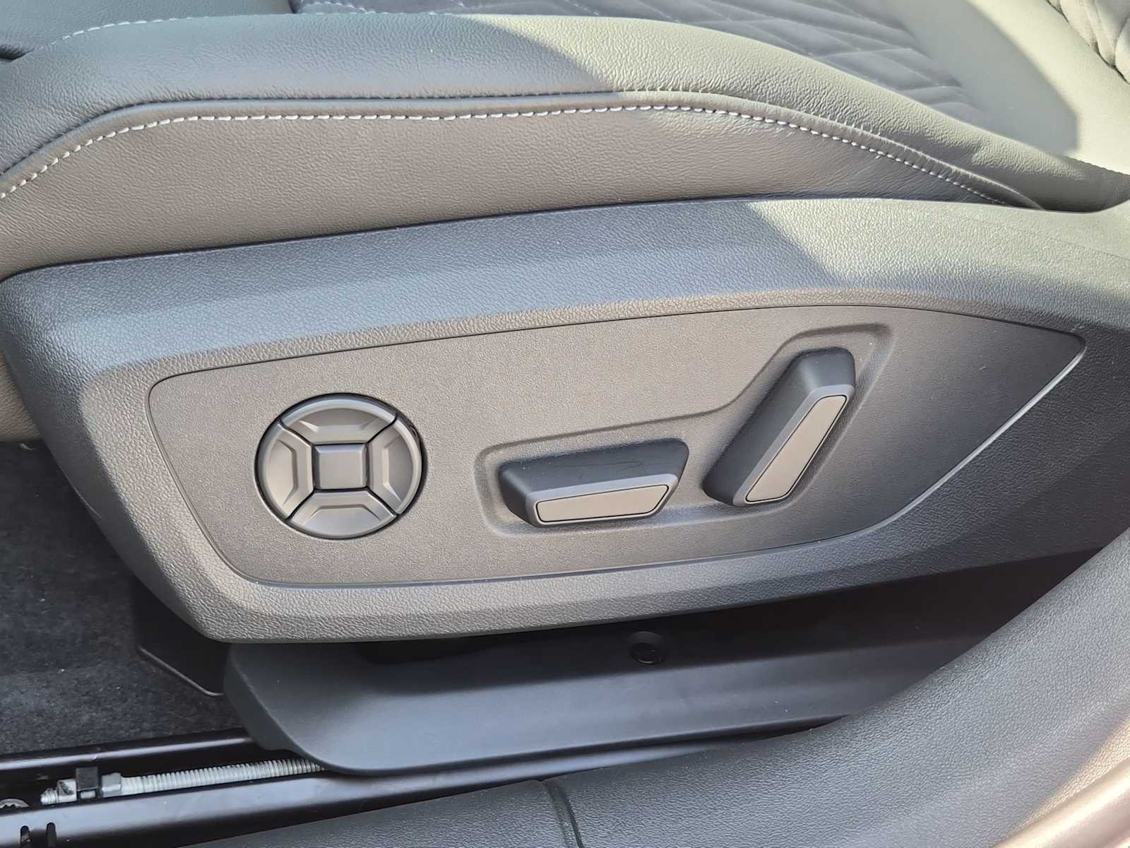 Thumbnail: 2025 Audi S5 - 16