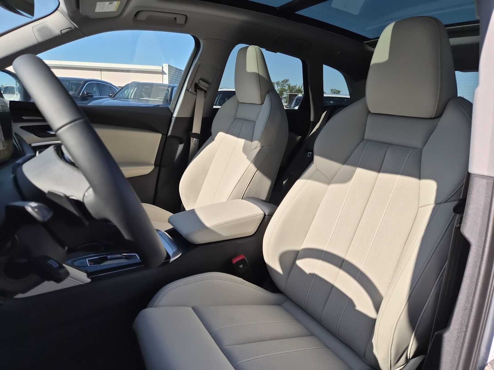 Thumbnail: 2025 Audi Q5 - 15