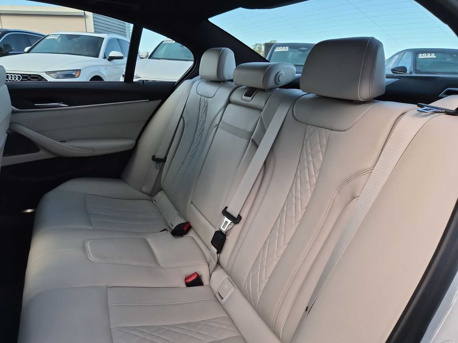 Thumbnail: 2021 BMW 5 Series - 19