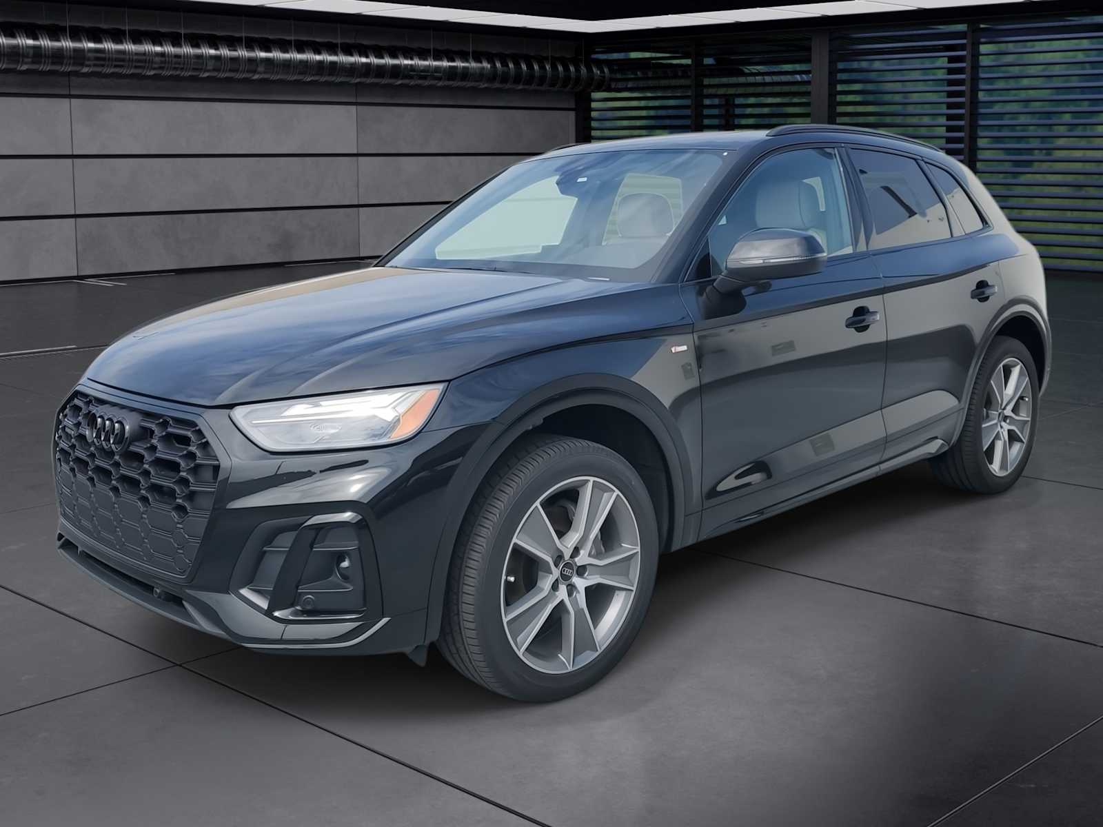 Thumbnail: 2025 Audi Q5 - 1