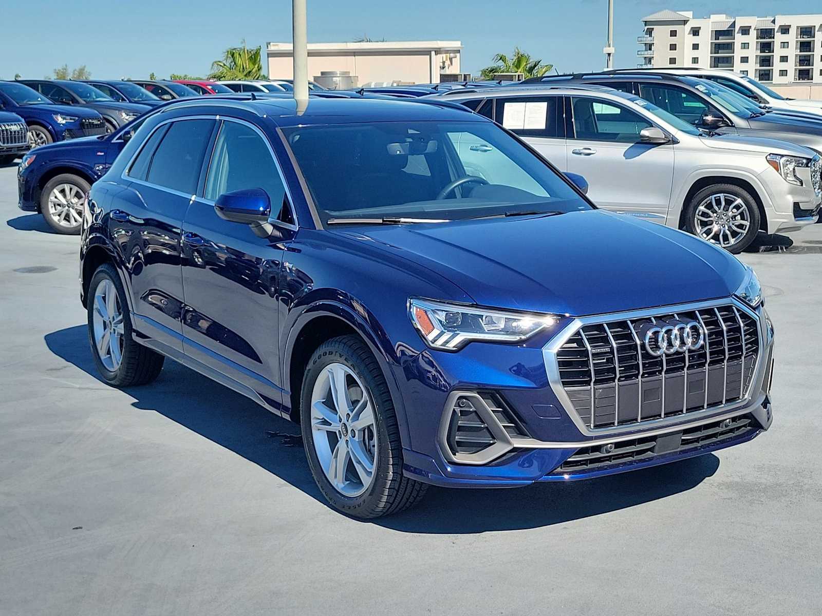 Thumbnail: 2024 Audi Q3 - 8