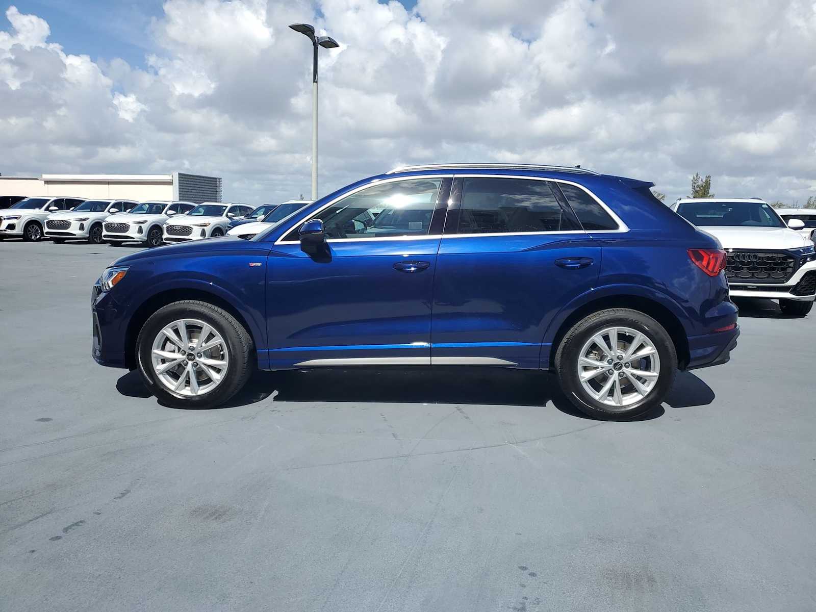 Thumbnail: 2025 Audi Q3 - 3