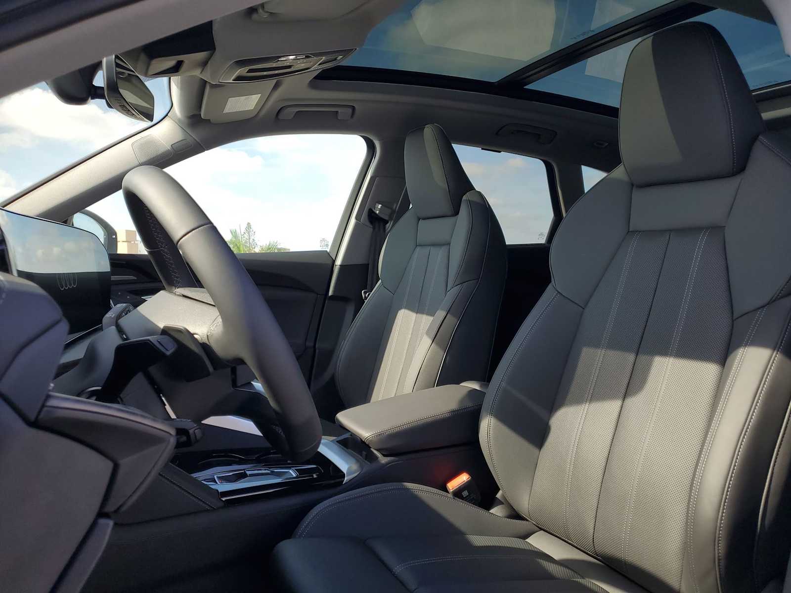 Thumbnail: 2025 Audi Q5 - 15