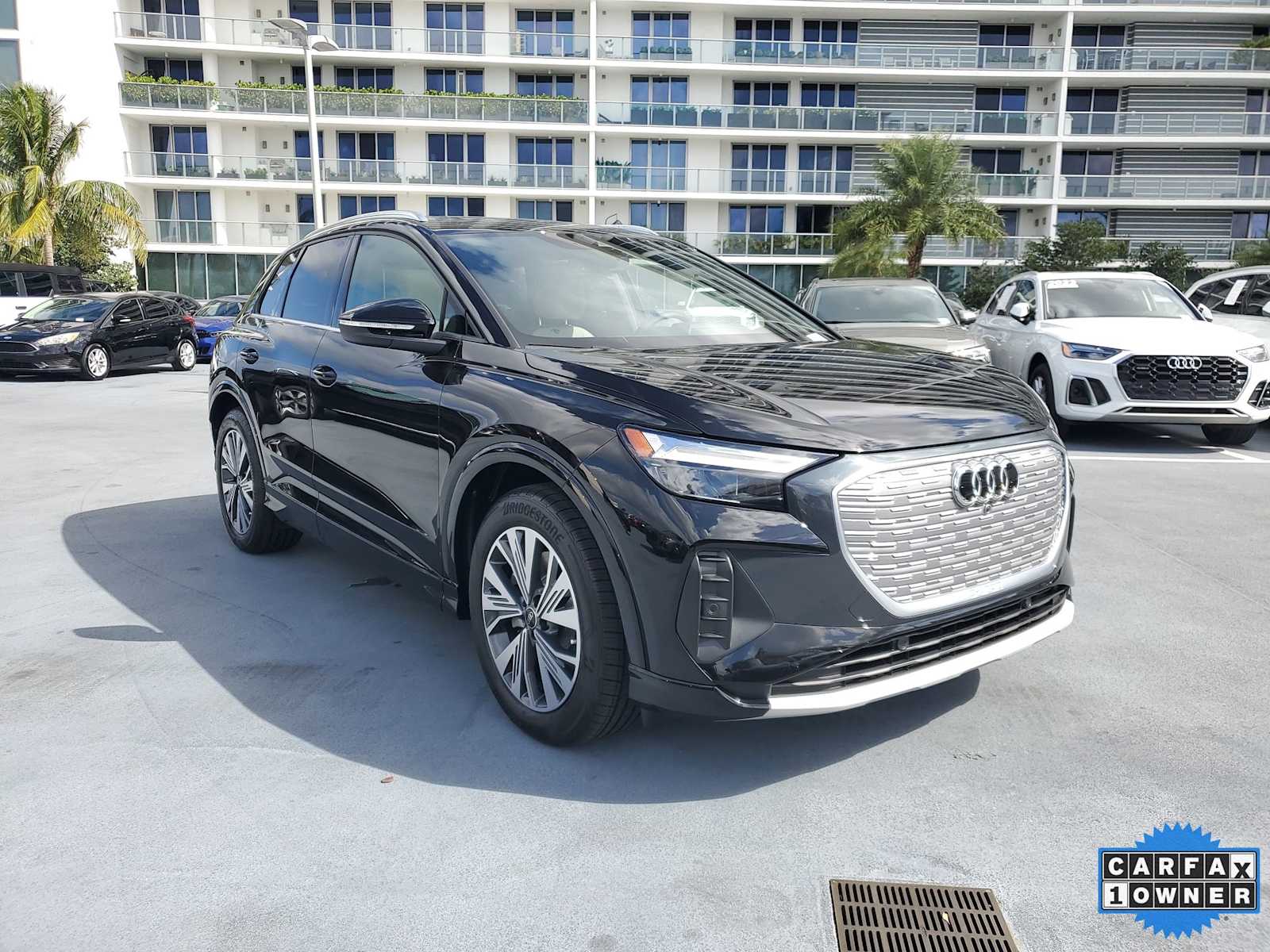 Thumbnail: 2025 Audi Q4 e-tron - 8