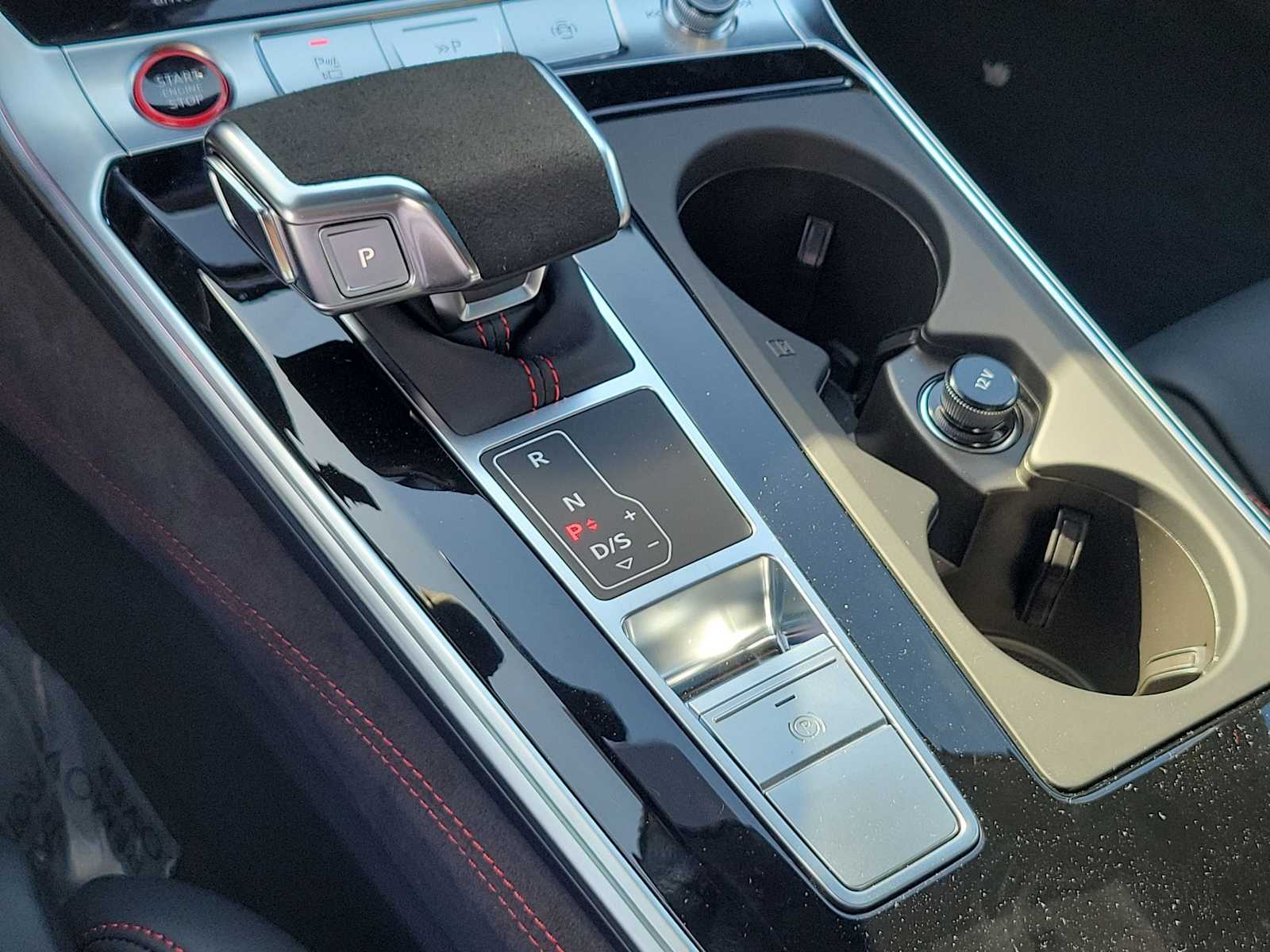 Thumbnail: 2026 Audi RS 7 - 25